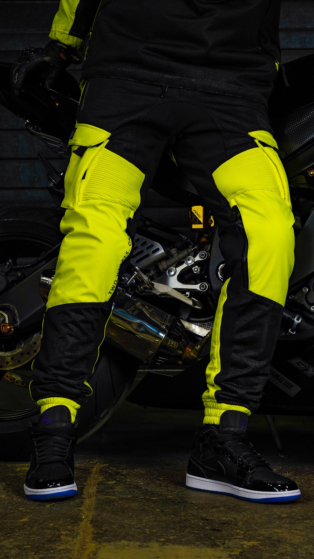 Unit 16™ V2.Flow™ Mesh Armoured Cargo Joggers {Hyper Yellow}