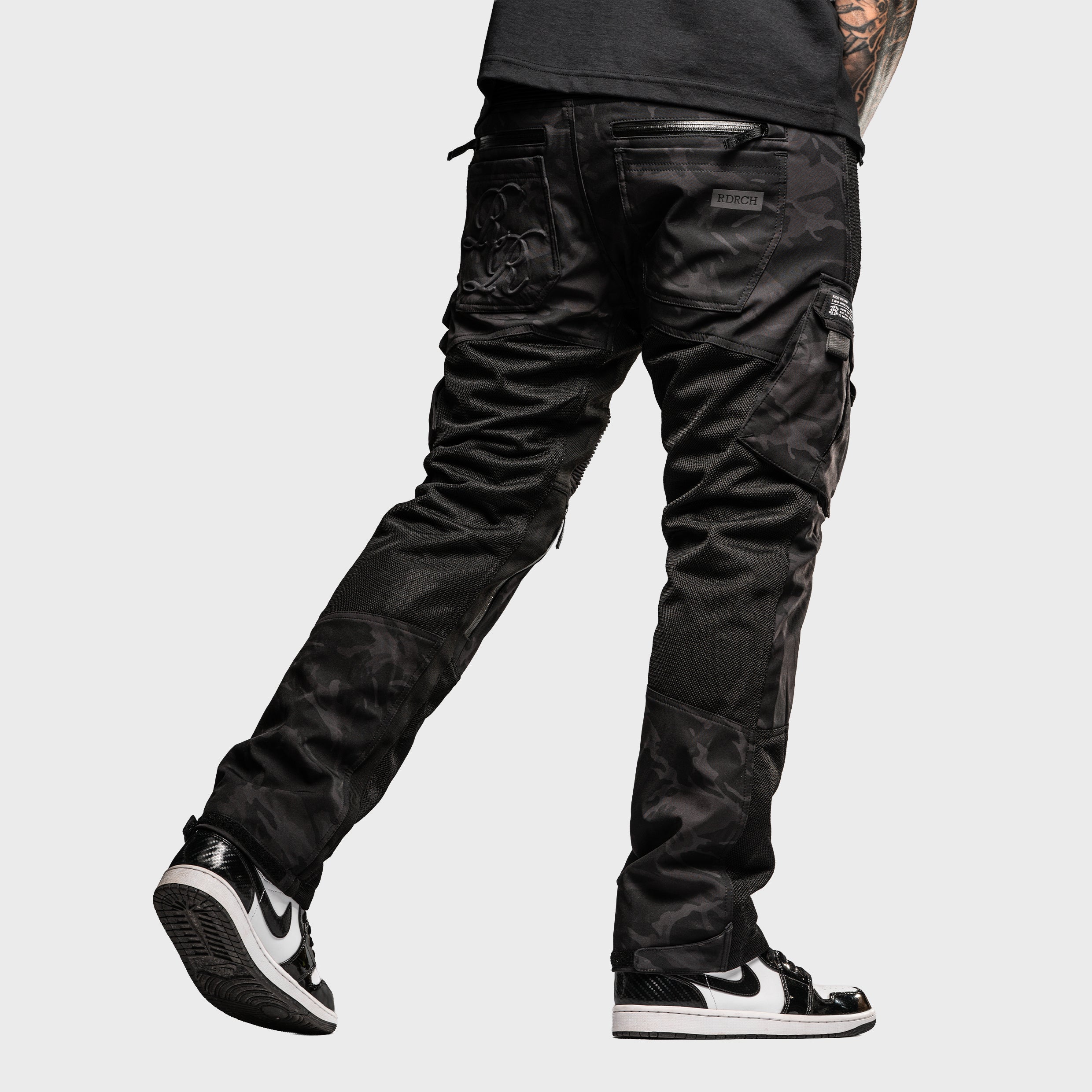 Unit 16™ V2.Flow™ Mesh Armoured Cargo Motorcycle Pants {Black Camo}