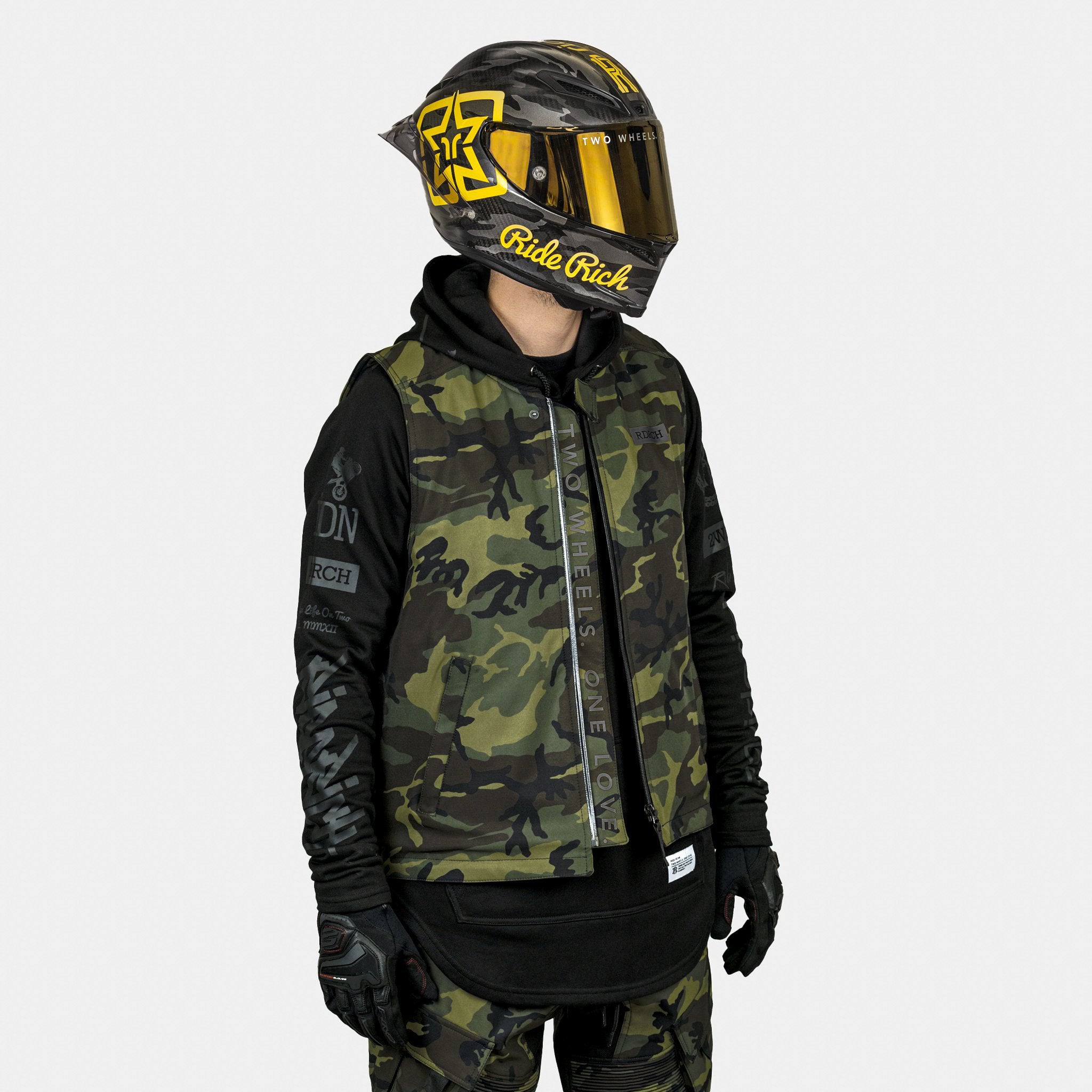 Scarboro™ Armoured Softshell Vest {Woodland Camo}