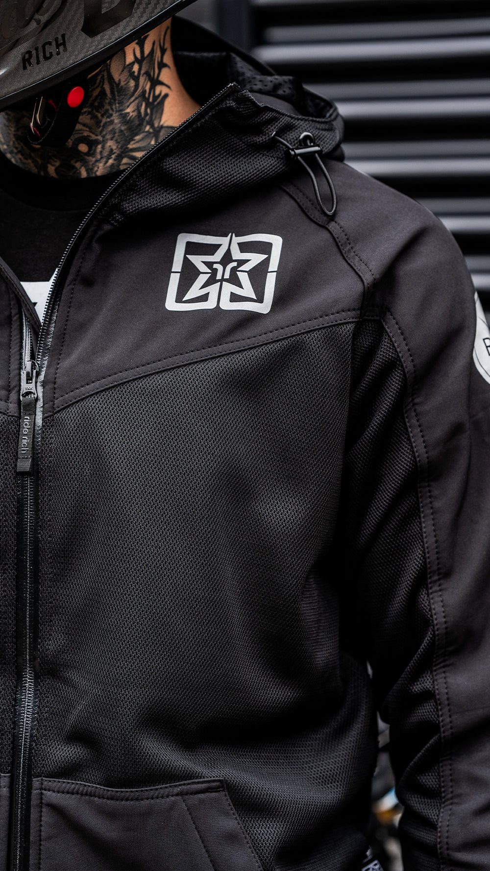 Regency™ V2.Flow™ Mesh Armoured Hooded Jacket {Pursuit/Black}