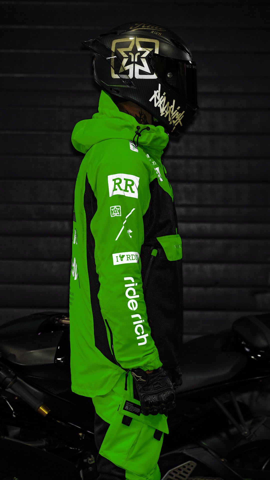 Concord™ V2.Flow™ Mesh Armoured Anorak Motorcycle Jacket {RR GP/Green}