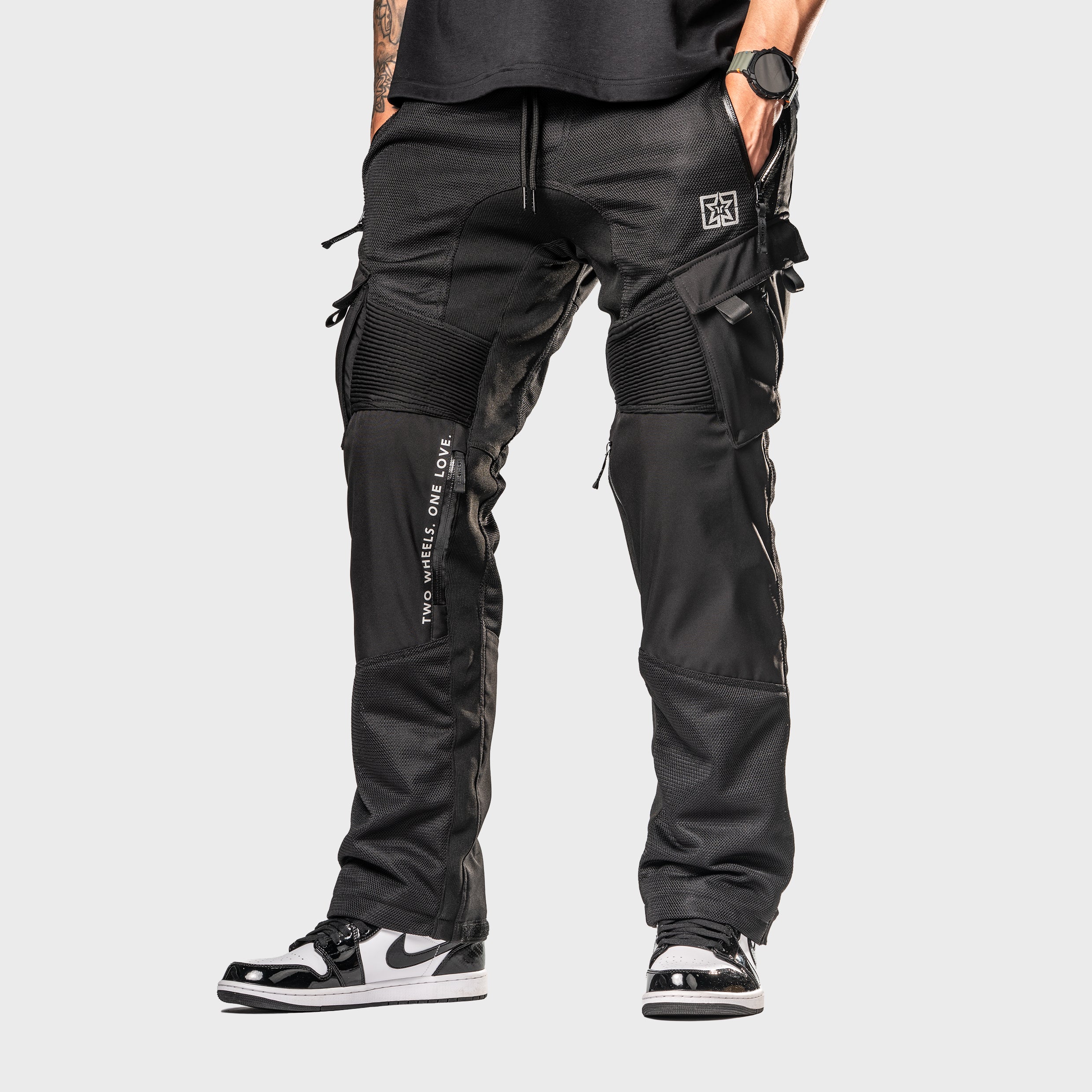 Unit 16™ V2.Flow™ Mesh Armoured Cargo Motorcycle Pants {Black}