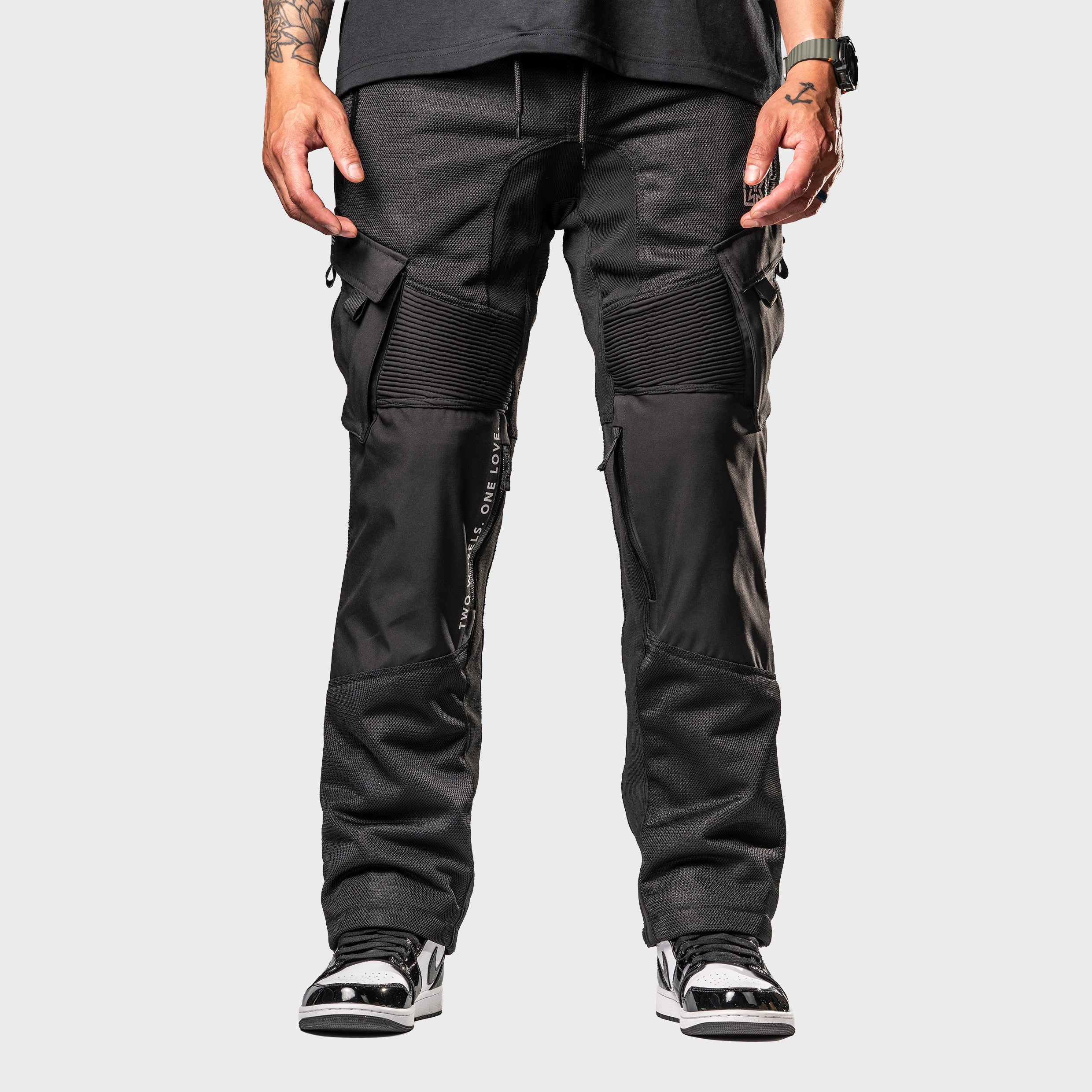 Unit 16™ V2.Flow™ Mesh Armoured Cargo Motorcycle Pants {Black}