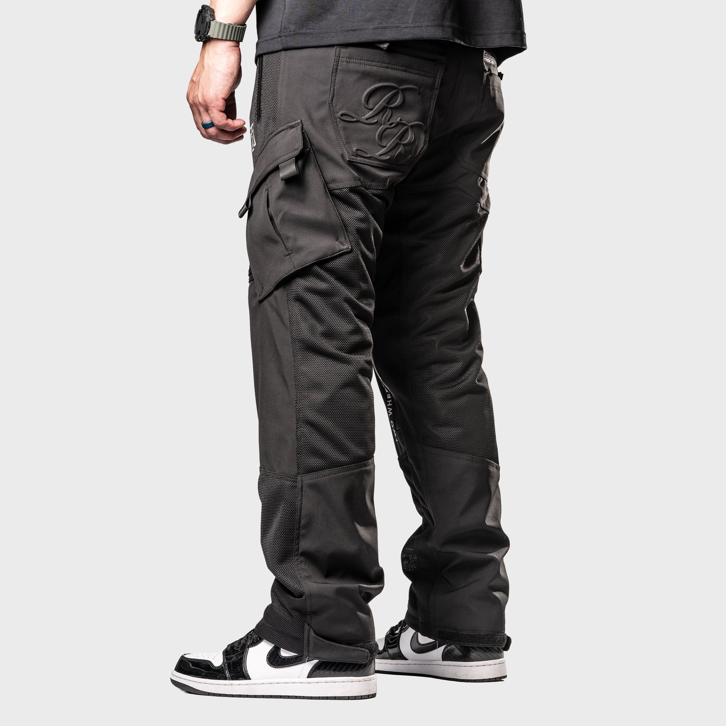 Unit 16™ V2.Flow™ Mesh Armoured Cargo Motorcycle Pants {Black}