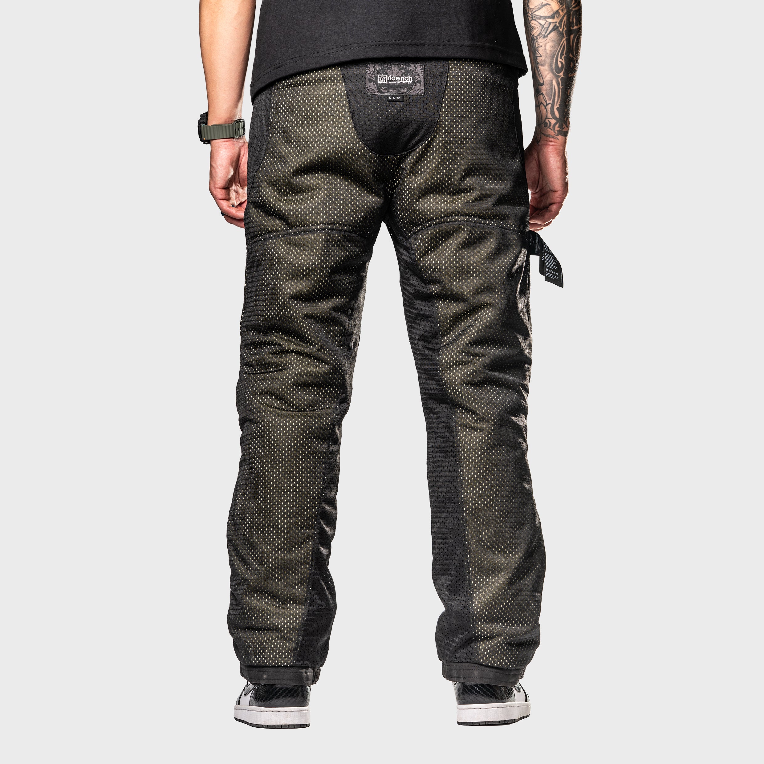 Unit 16™ V2.Flow™ Mesh Armoured Cargo Motorcycle Pants {Black}