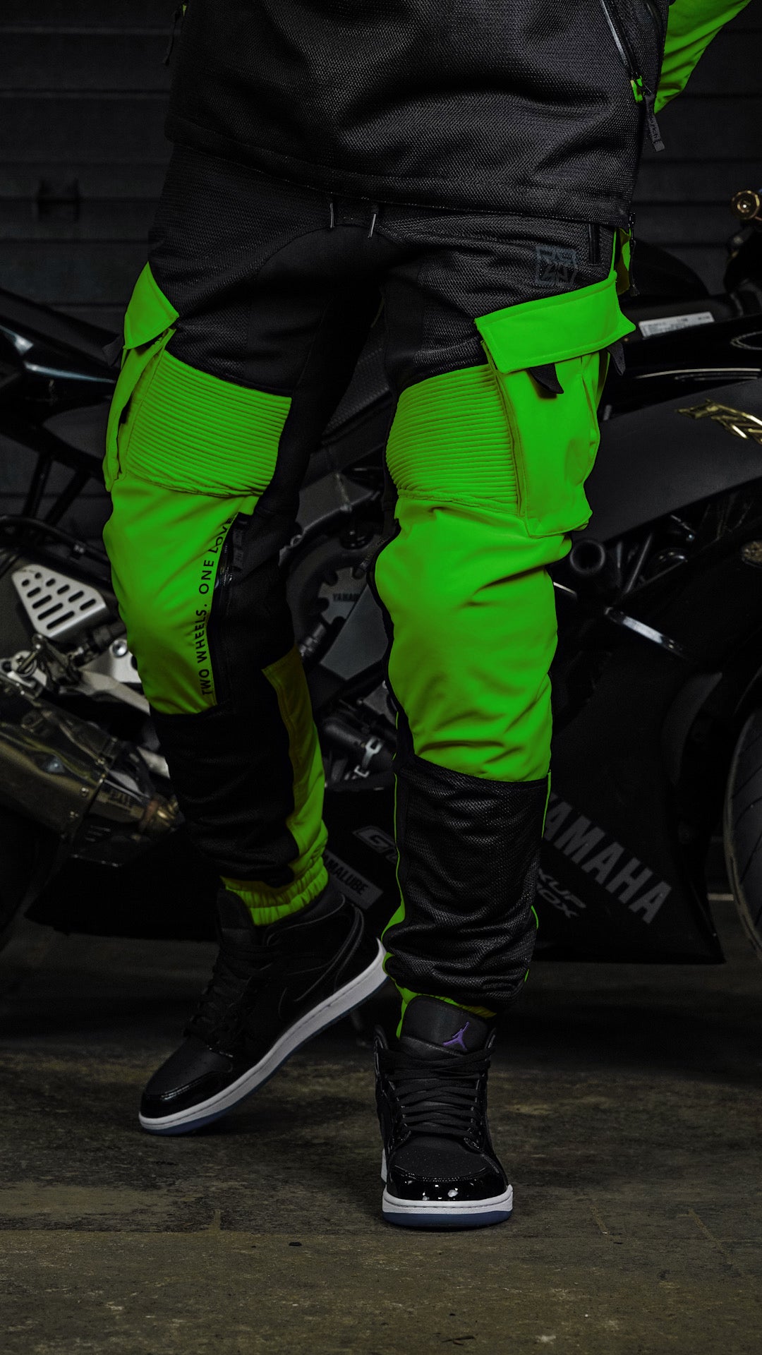 Unit 16™ V2.Flow™ Mesh Armoured Cargo Motorcycle Joggers {Green}