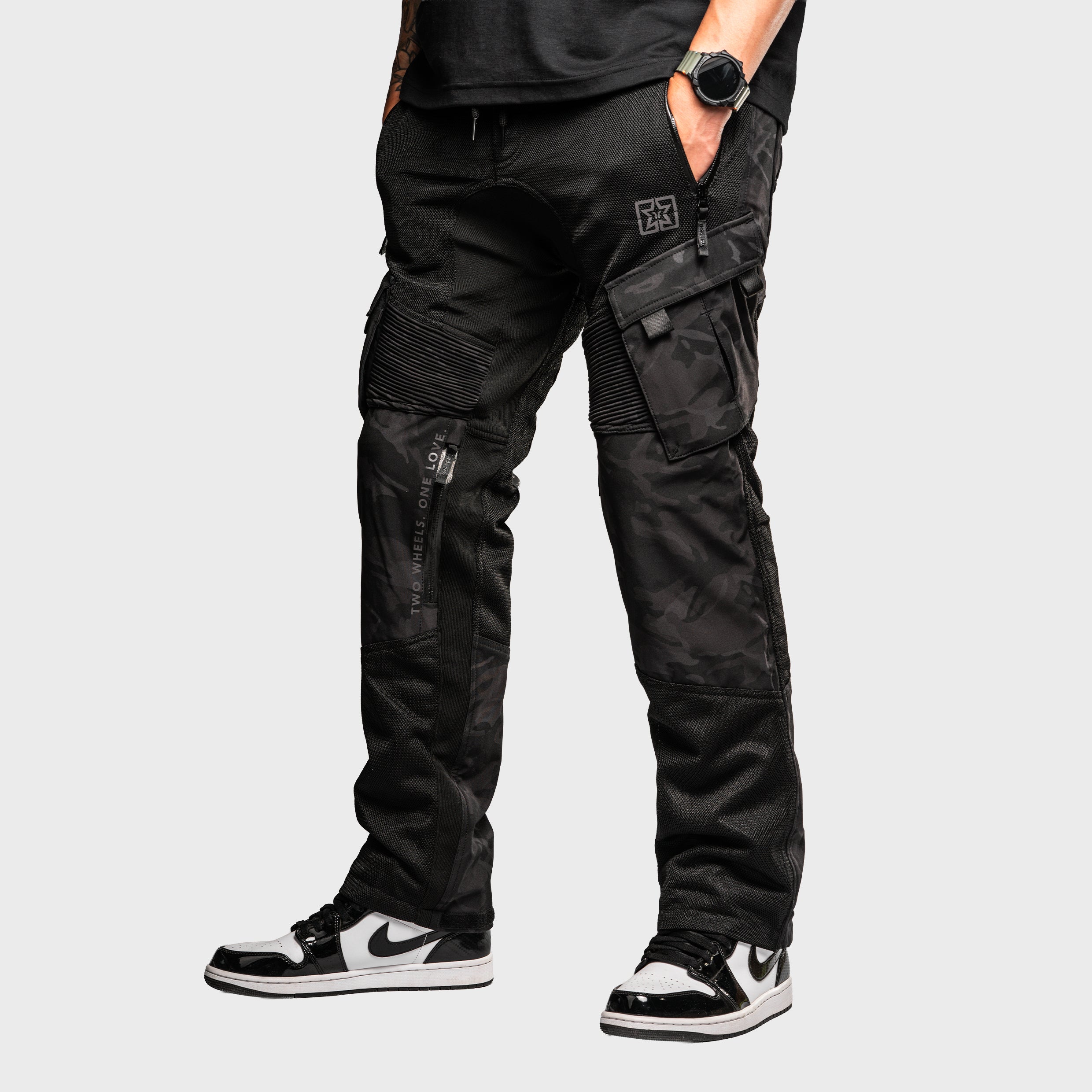 Unit 16™ V2.Flow™ Mesh Armoured Cargo Motorcycle Pants {Black Camo}