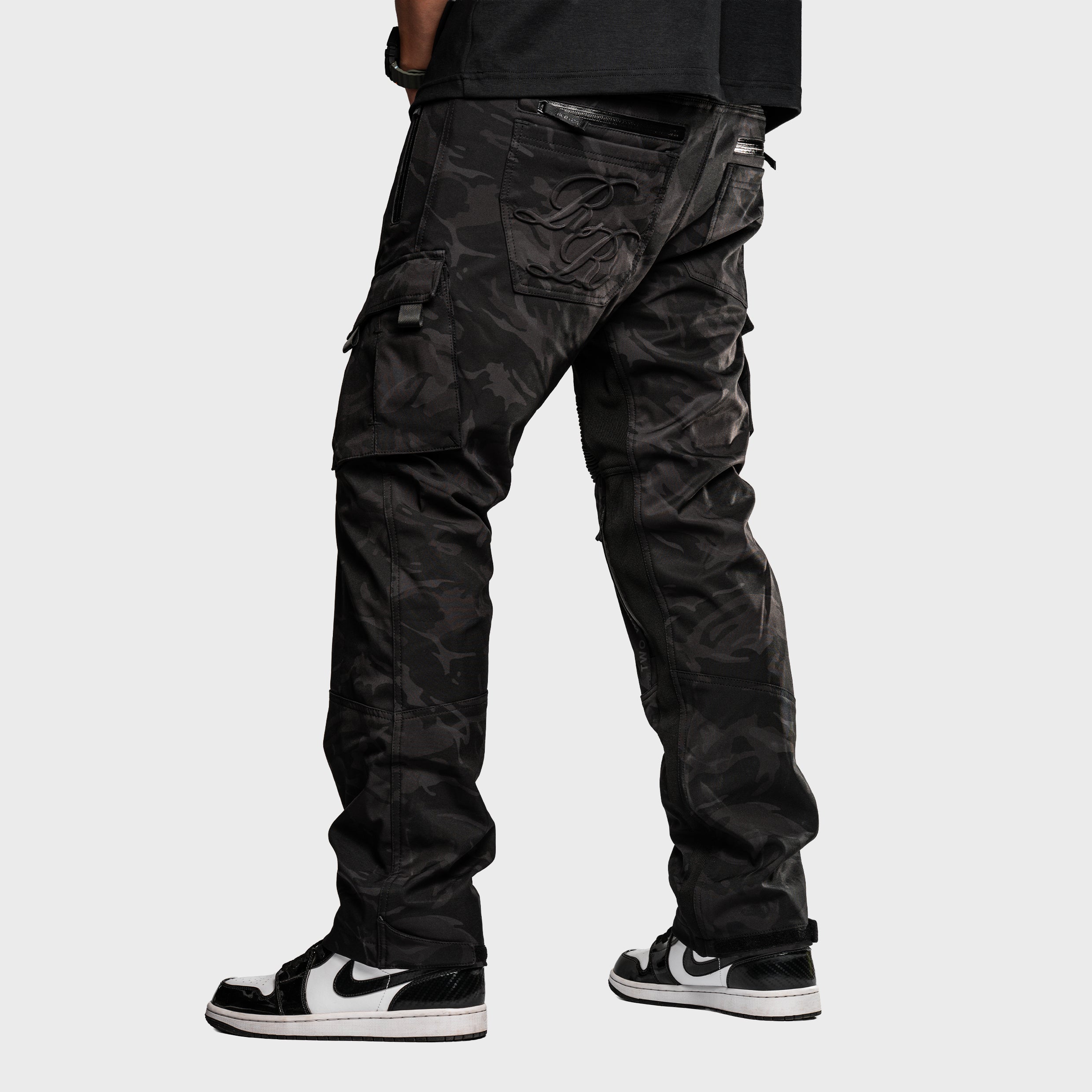 Unit 16™ Armoured Softshell Cargo Motorcycle Pants {Black Camo}