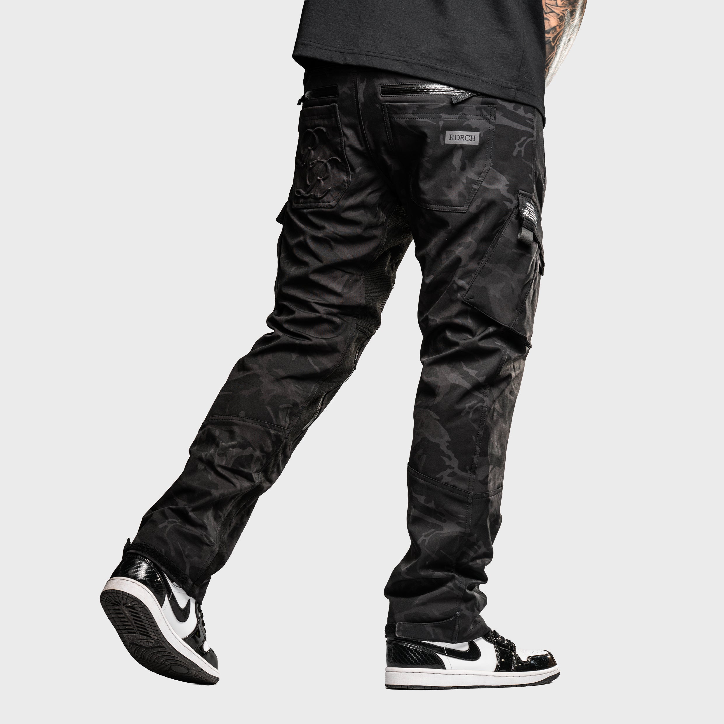 Unit 16™ Armoured Softshell Cargo Motorcycle Pants {Black Camo}