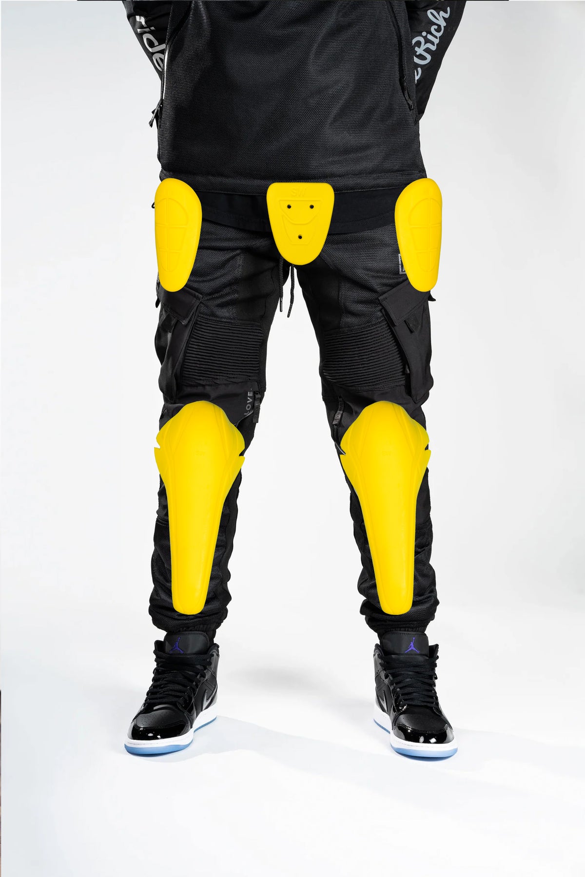 Unit 16™ V2.Flow™ Mesh Armoured Cargo Motorcycle Joggers {Black}